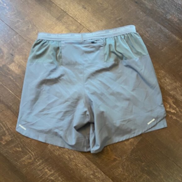 Nike Stride Dri-FIT 18cm Lined Running Shorts - Medium - Picture 3 of 5